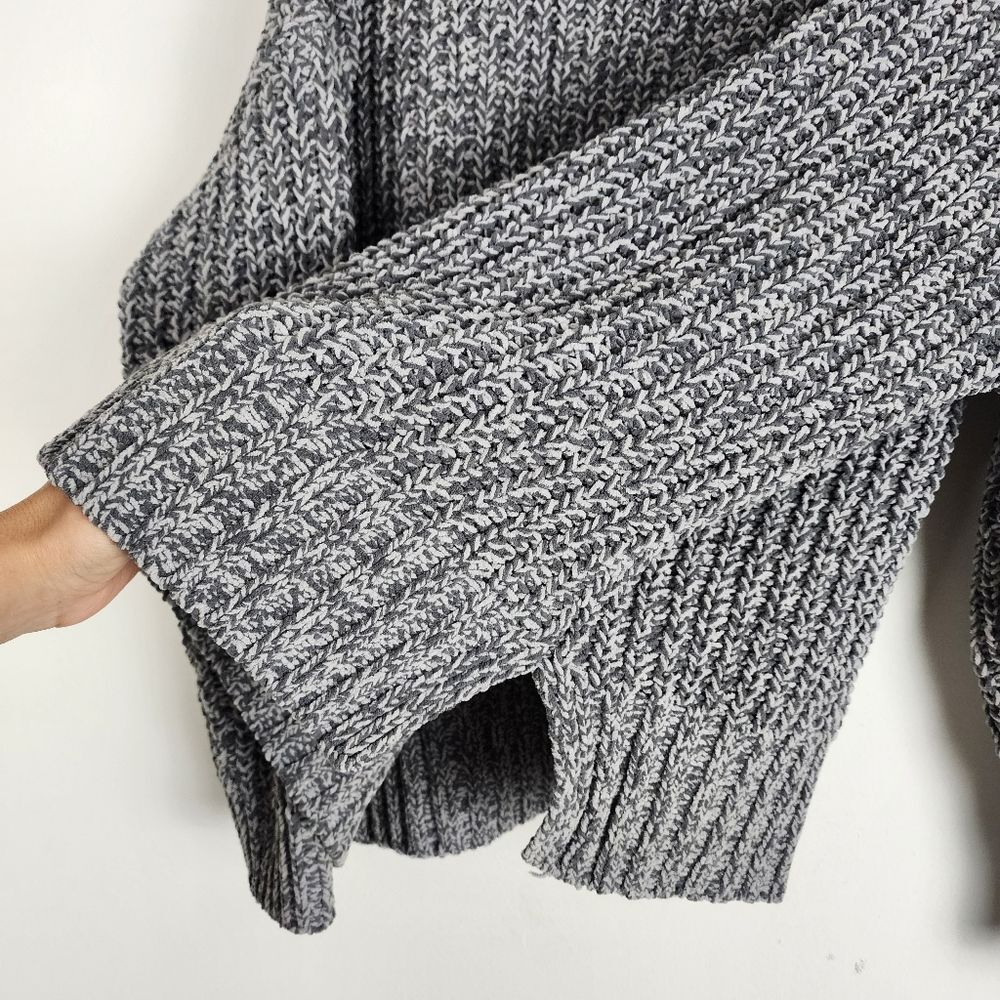American Eagle Grey Chunky Cable Knit Cropped Sweater - Size S (Oversized Fit) - Picture 12 of 15
